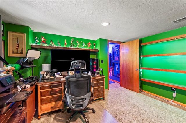 616 NW 42nd Terrace, Kansas City, MO 64116