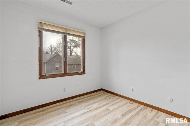 1001 S 1ST Street, Springfield, IL 62704