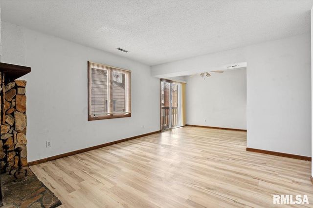 1001 S 1ST Street, Springfield, IL 62704