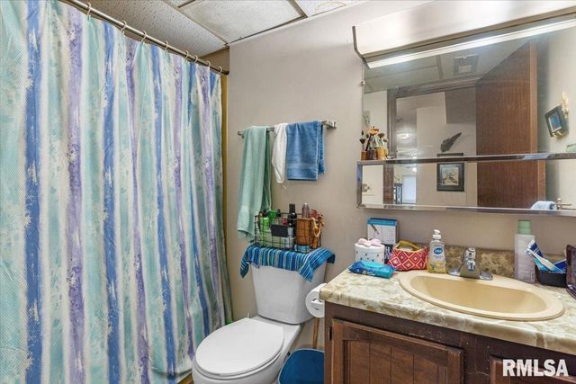 1001 S 1ST Street, Springfield, IL 62704