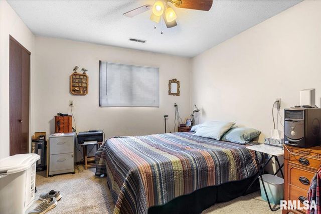 1001 S 1ST Street, Springfield, IL 62704