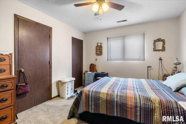 1001 S 1ST Street, Springfield, IL 62704