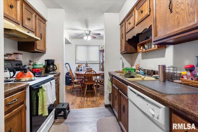 1001 S 1ST Street, Springfield, IL 62704