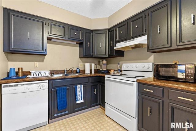 1001 S 1ST Street, Springfield, IL 62704