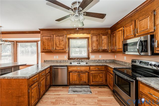 5312 Oak Leaf Ln, Prince George, VA 23875