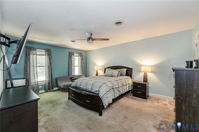 5312 Oak Leaf Ln, Prince George, VA 23875