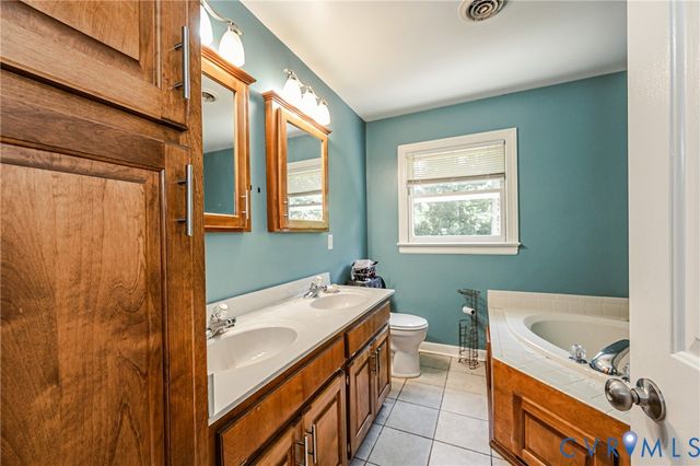 5312 Oak Leaf Ln, Prince George, VA 23875