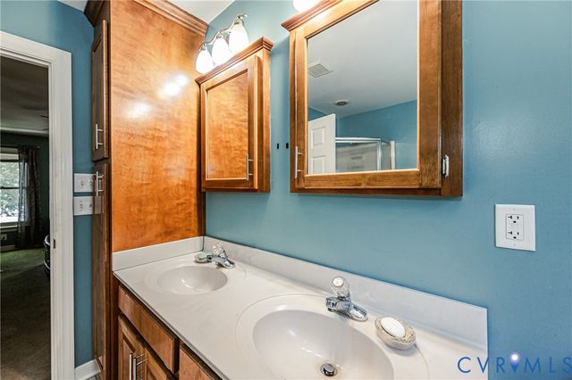 5312 Oak Leaf Ln, Prince George, VA 23875