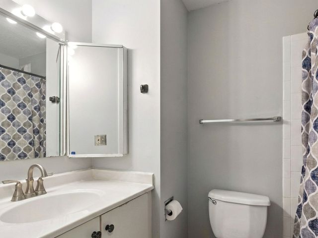 405 N Wabash Avenue 206, Chicago, IL 60611