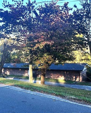 2502 E Hillview Drive, Dalton, GA 30721