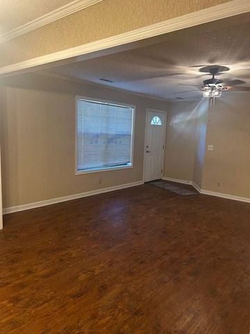 2502 E Hillview Drive, Dalton, GA 30721