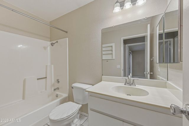 501 W YUKON Drive 4, Phoenix, AZ 85027