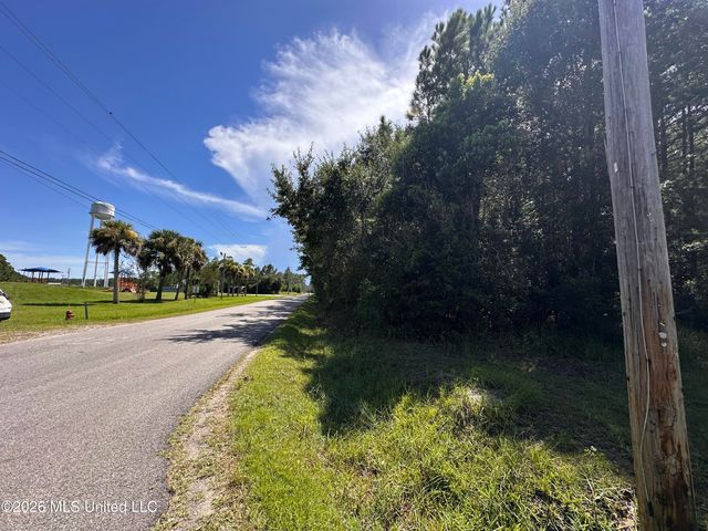 Chapman Rd, Bay Saint Louis, MS 39520