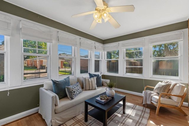 3848 N 101st STREET, Wauwatosa, WI 53222