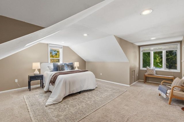 3848 N 101st STREET, Wauwatosa, WI 53222