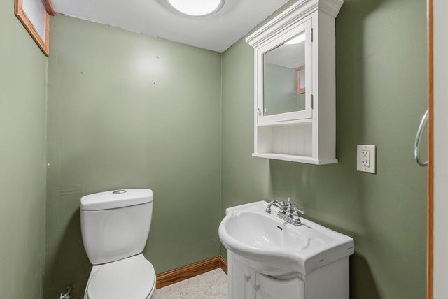 3848 N 101st STREET, Wauwatosa, WI 53222