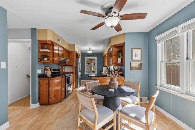 3848 N 101st STREET, Wauwatosa, WI 53222