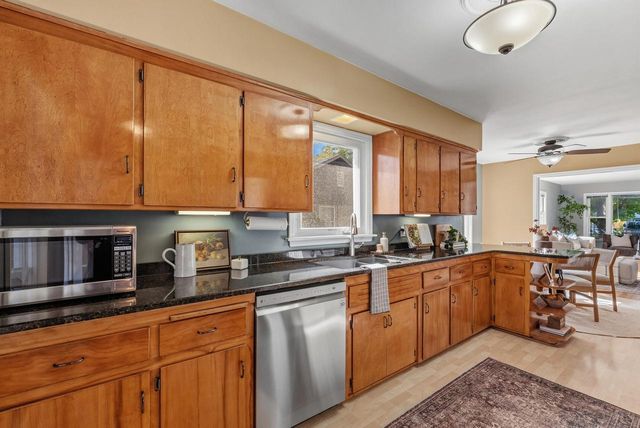 3848 N 101st STREET, Wauwatosa, WI 53222