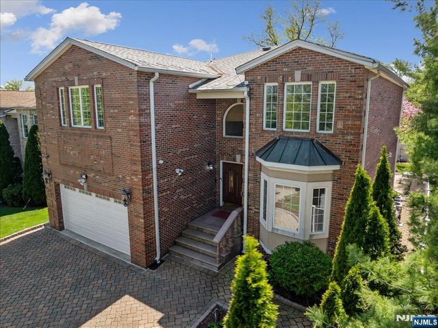 54 Van Nostrand Avenue, Englewood Cliffs, NJ 07632