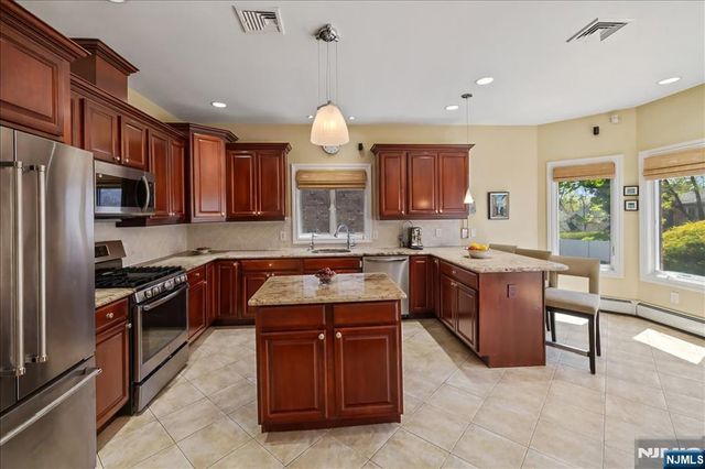 54 Van Nostrand Avenue, Englewood Cliffs, NJ 07632