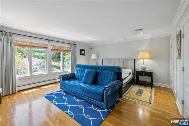 54 Van Nostrand Avenue, Englewood Cliffs, NJ 07632