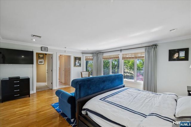 54 Van Nostrand Avenue, Englewood Cliffs, NJ 07632