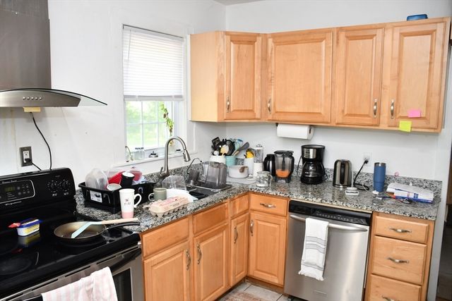 619 Union St, Rockland, MA 02370