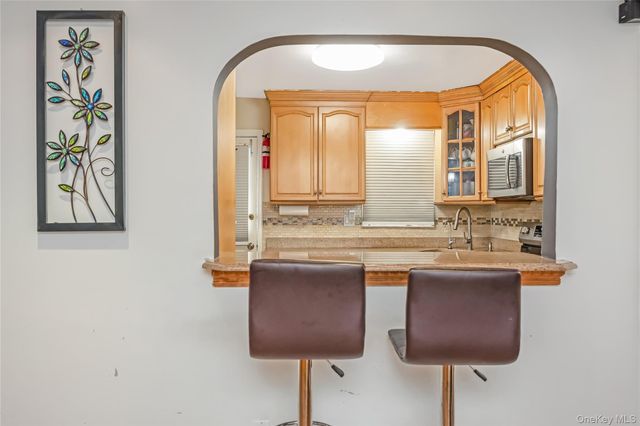 6722 166th Street, Fresh Meadows, NY 11365