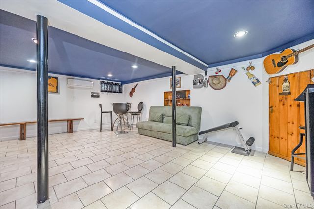 6722 166th Street, Fresh Meadows, NY 11365