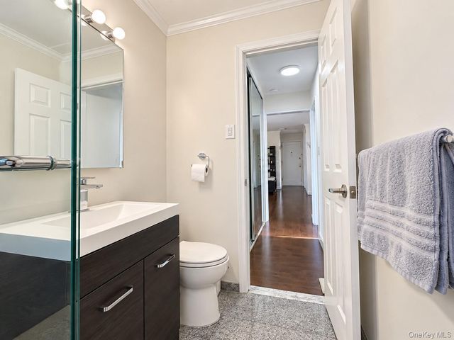 2 W Mill Drive 3A, Great Neck, NY 11021
