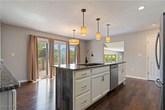 5265 Pin Oak Avenue NW, Massillon, OH 44647