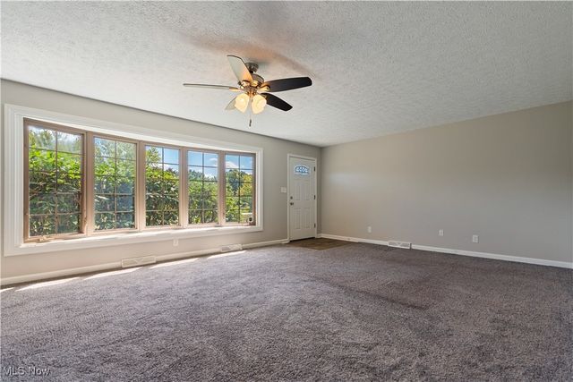 5265 Pin Oak Avenue NW, Massillon, OH 44647