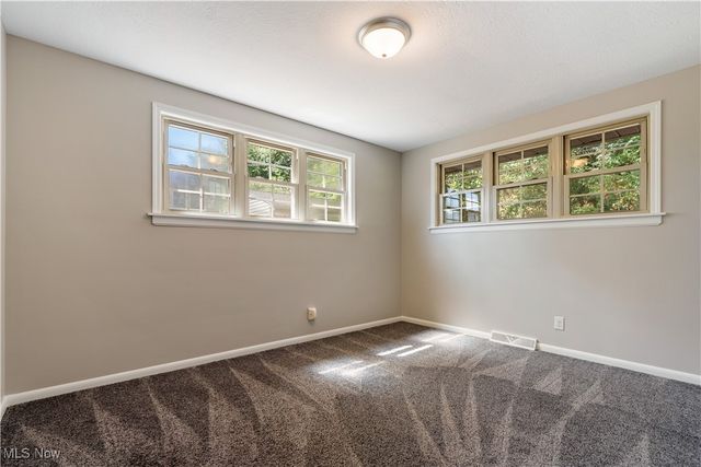 5265 Pin Oak Avenue NW, Massillon, OH 44647