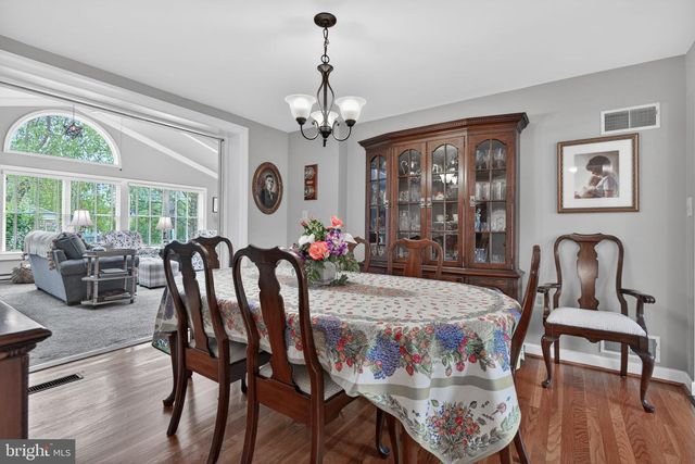 102 E THIRD AVE, Lititz, PA 17543