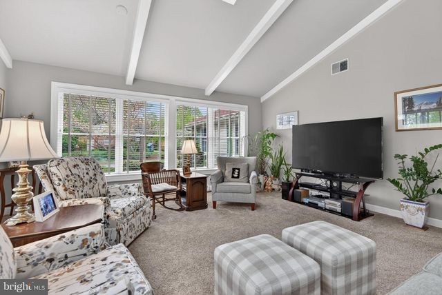 102 E THIRD AVE, Lititz, PA 17543