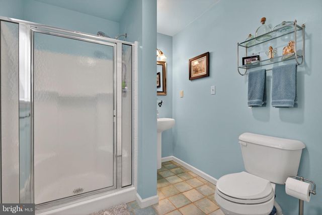 102 E THIRD AVE, Lititz, PA 17543