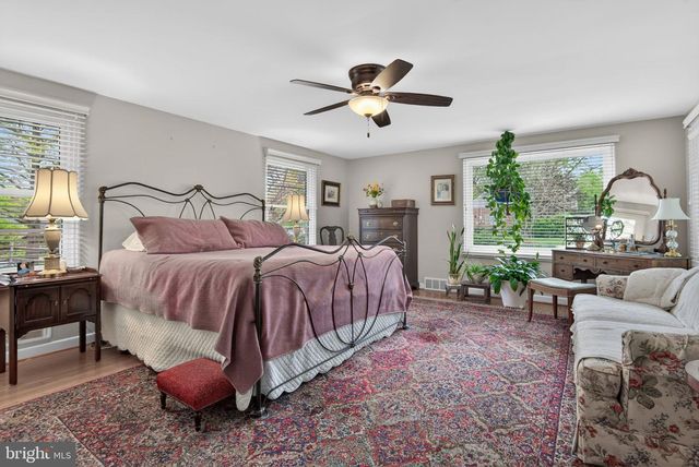 102 E THIRD AVE, Lititz, PA 17543
