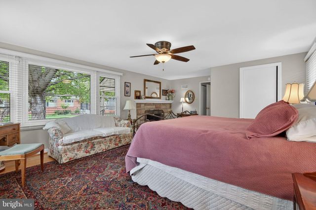 102 E THIRD AVE, Lititz, PA 17543