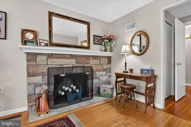 102 E THIRD AVE, Lititz, PA 17543