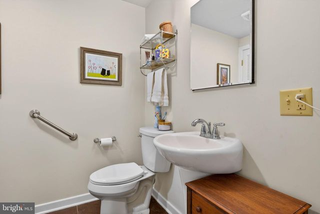 102 E THIRD AVE, Lititz, PA 17543