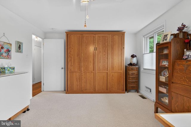 102 E THIRD AVE, Lititz, PA 17543