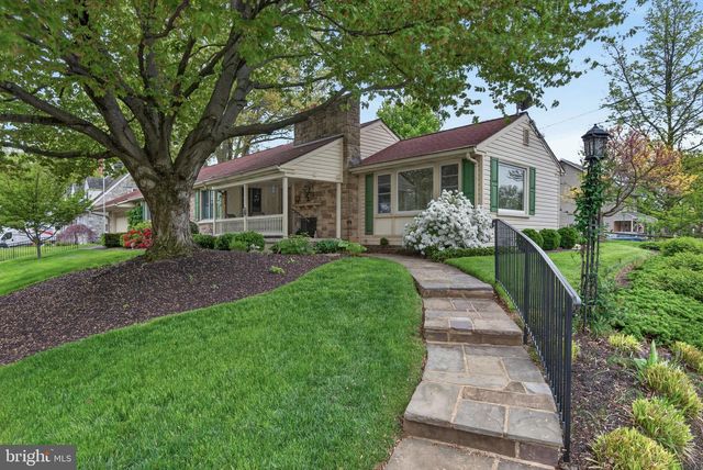102 E THIRD AVE, Lititz, PA 17543