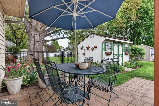 102 E THIRD AVE, Lititz, PA 17543