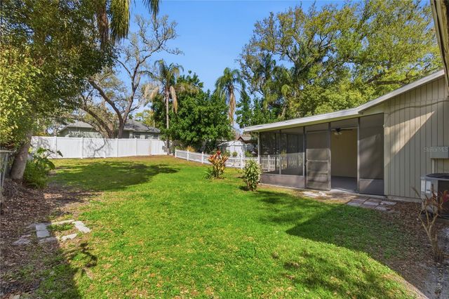 216 4TH AVENUE SW A, Largo, FL 33770