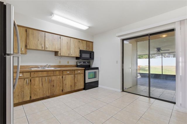 216 4TH AVENUE SW A, Largo, FL 33770