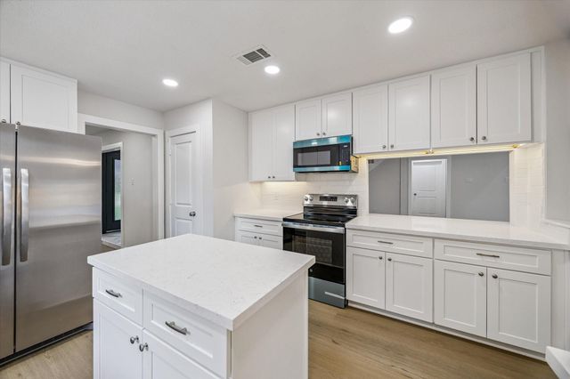 11947 Fawnview Drive, Houston, TX 77070