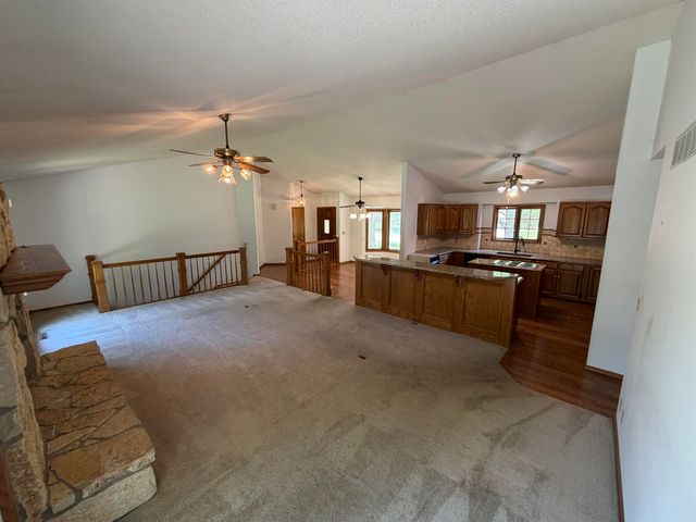 2750 N Rushwood St, Wichita, KS 67226