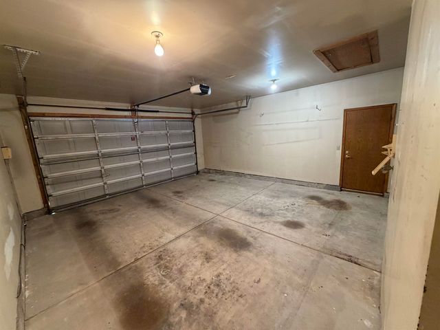 2750 N Rushwood St, Wichita, KS 67226
