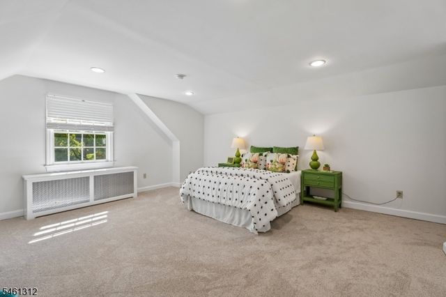 26 Pittsford Way, New Providence Boro, NJ 07974