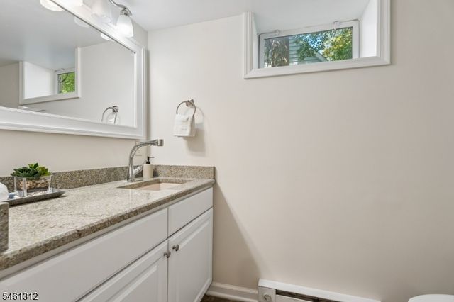 26 Pittsford Way, New Providence Boro, NJ 07974